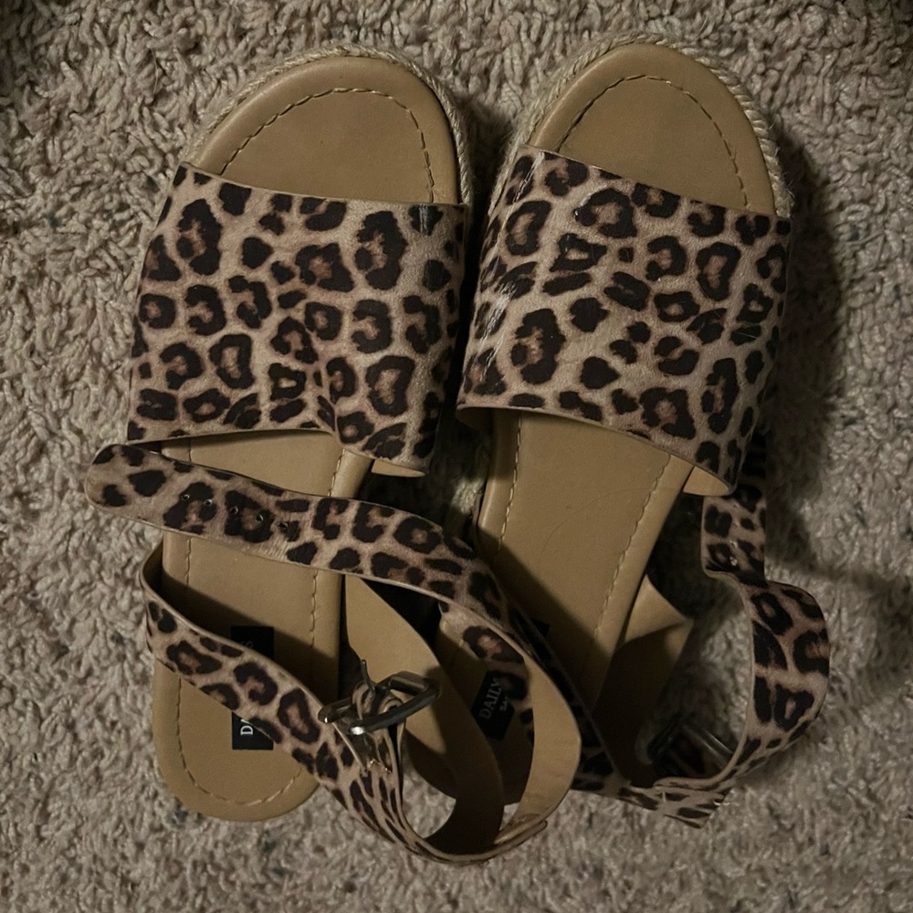 cute sandals! Easy to dress up! Barely worn